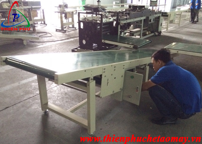 Băng Tải Nghiêng